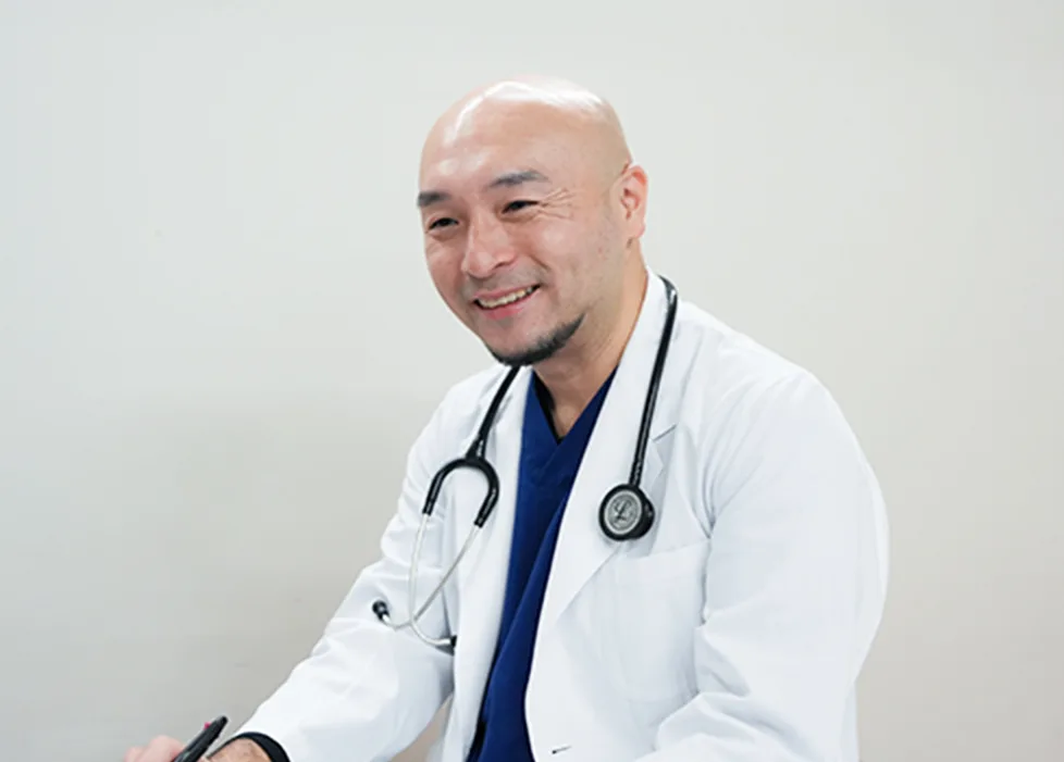 医師としての浅川 敬太