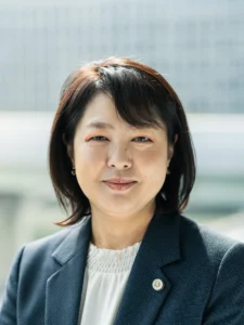 梁 沙織